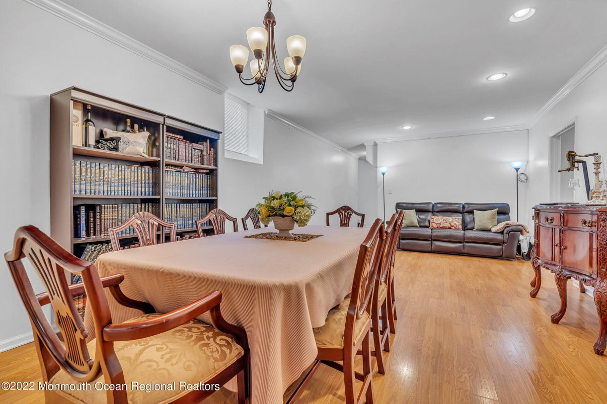 Chandelier, Dining room, Interior, Recessed Lighting, Wood Texture Flooring