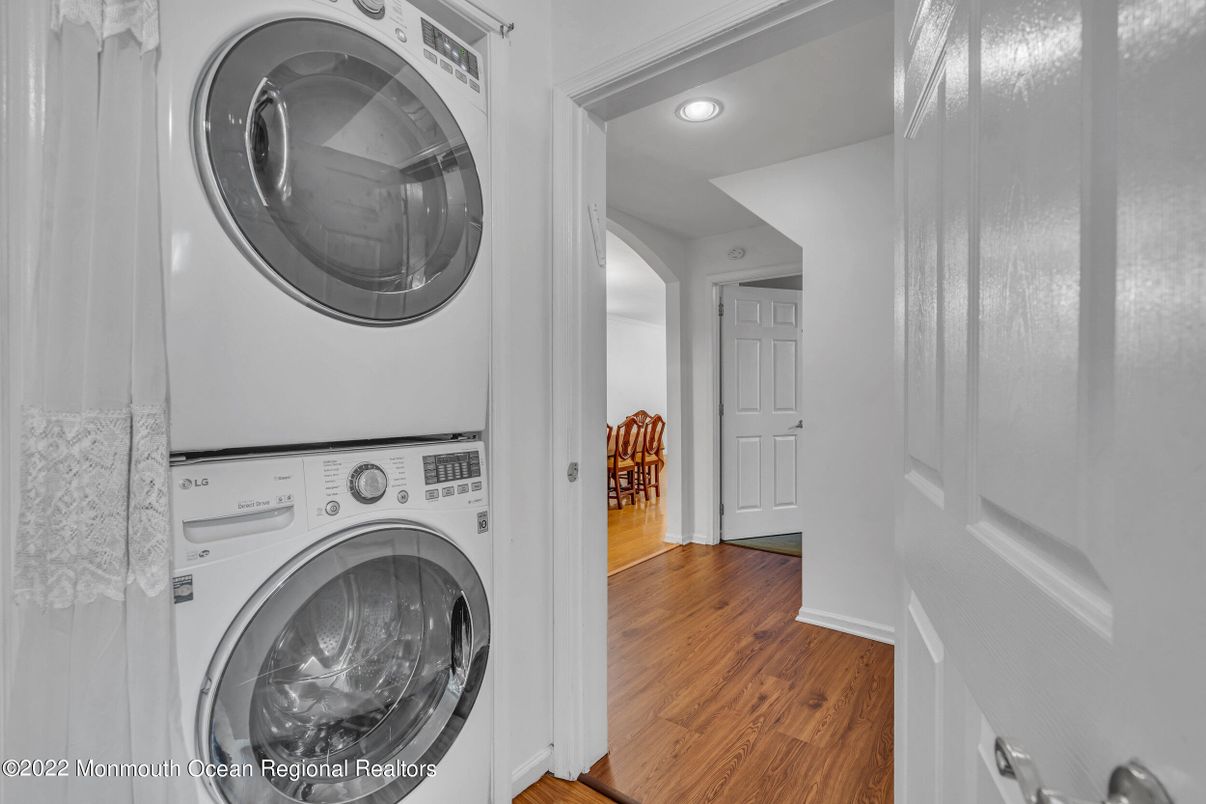 Interior, Recessed Lighting, Utility Closets, Washer, Wood Texture Flooring