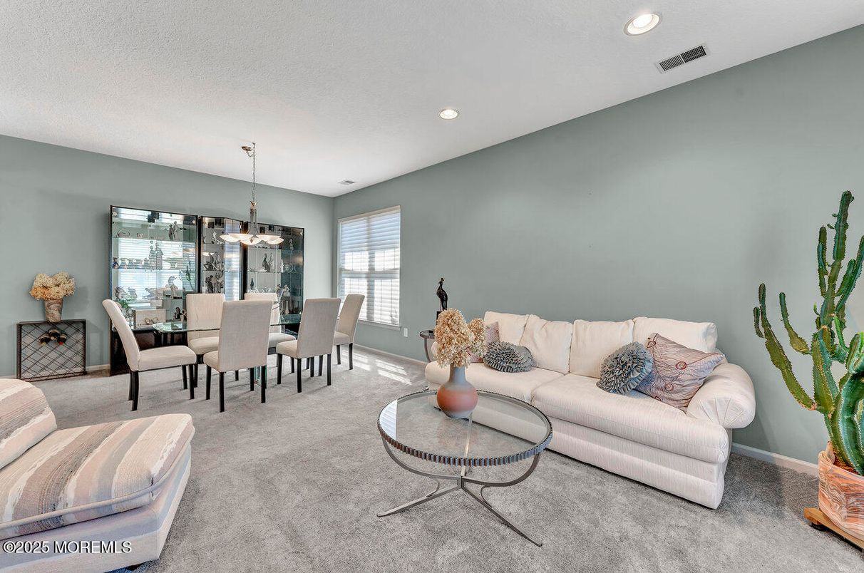 Chandelier, Dining room, Interior, Living room, Recessed Lighting