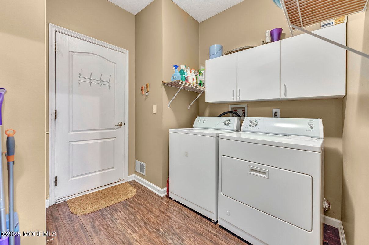 Interior, Utility Closets, Washer, Wood Texture Flooring