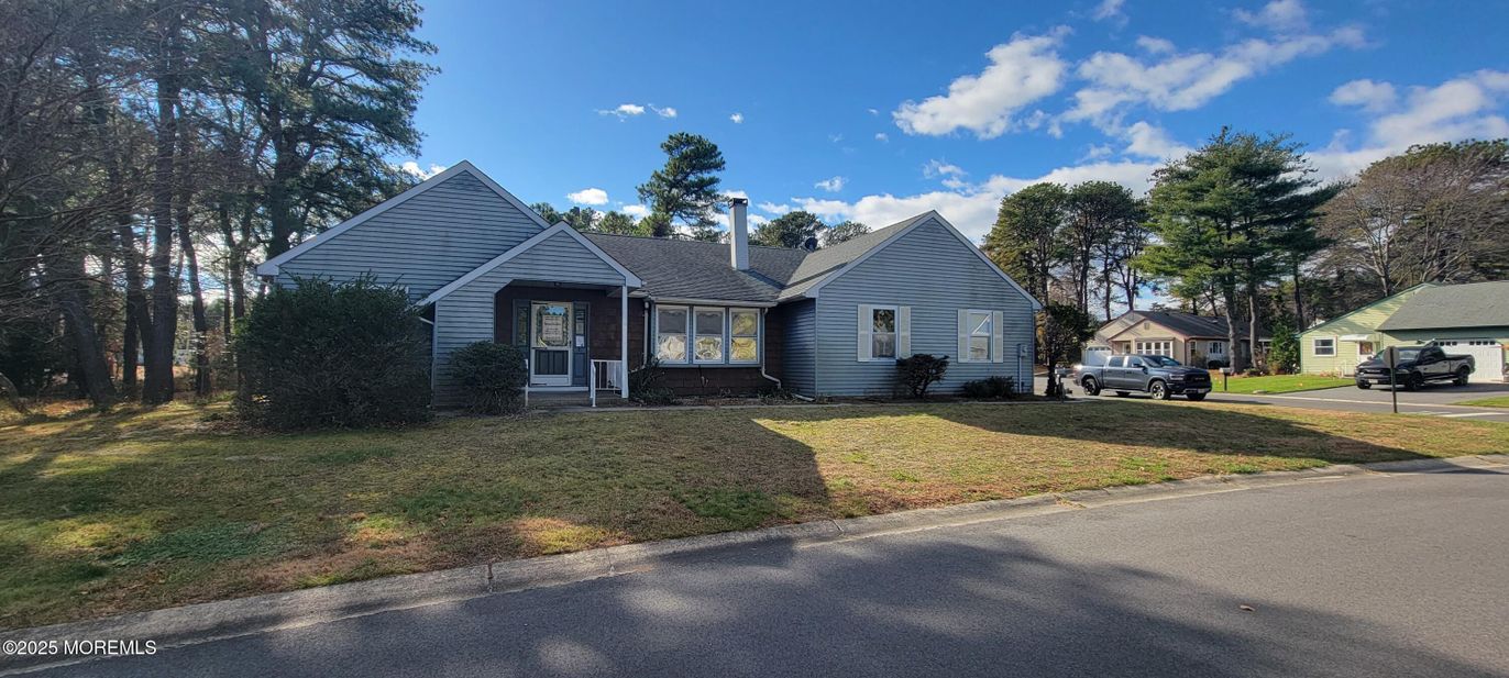 Exterior, Facade, Ranch