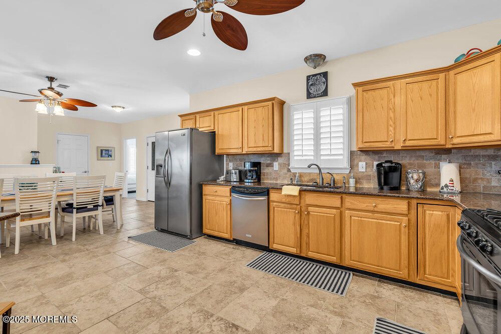 Dining room, Interior, Kitchen, Recessed Lighting