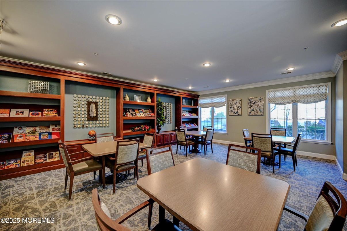 Dining room, Interior, Recessed Lighting