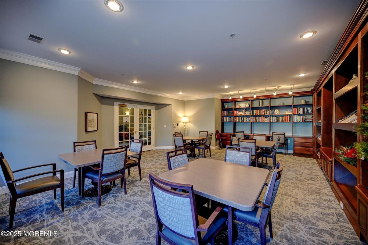 Dining room, Interior, Recessed Lighting
