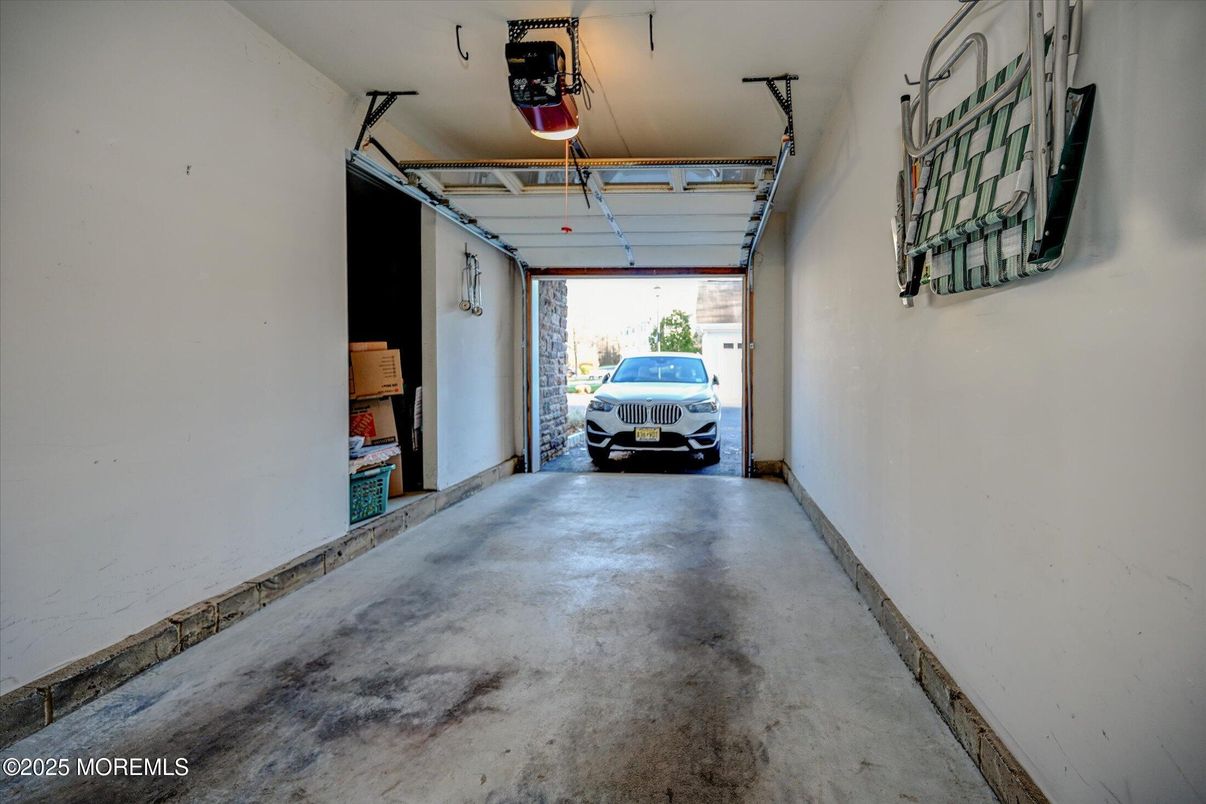 Garage, Interior