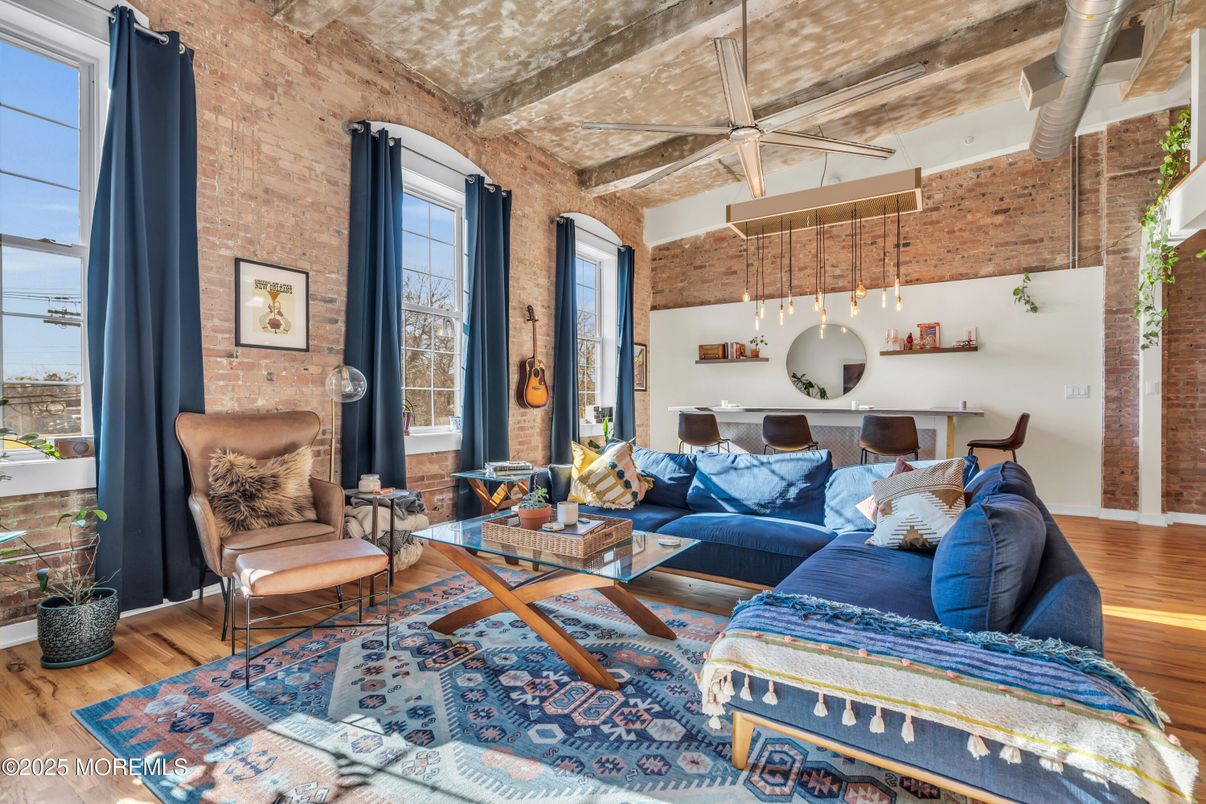 Interior, Living room, Pendant Lights, Stone Walls, Wood Texture Flooring