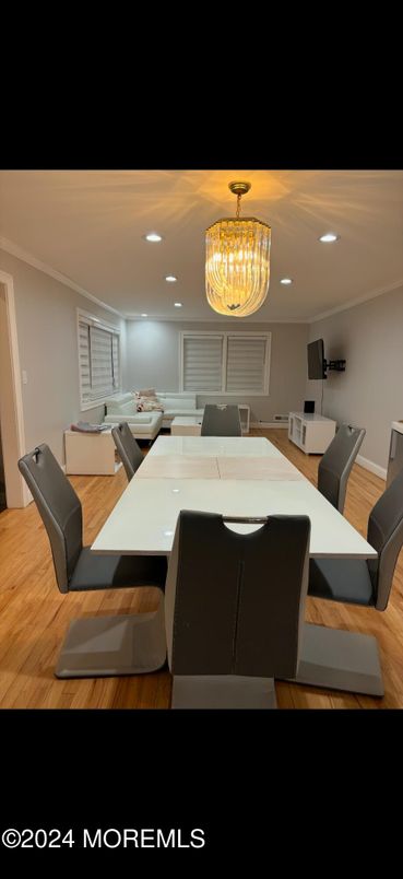 Chandelier, Dining room, Interior, Recessed Lighting, Wood Texture Flooring