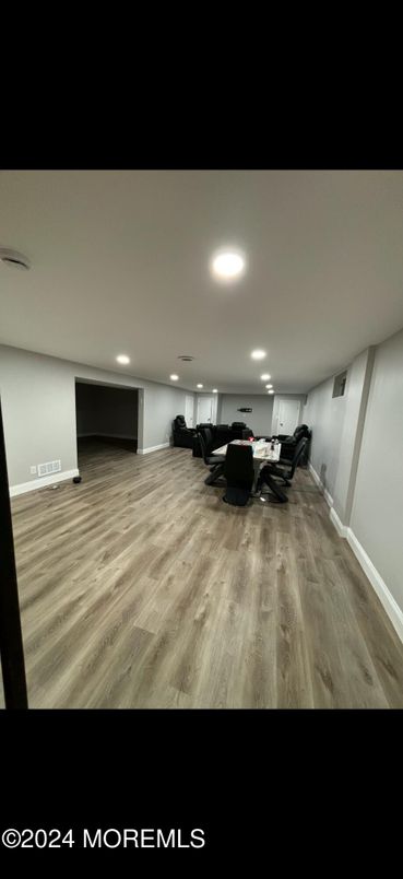 Interior, Recessed Lighting, Wood Texture Flooring