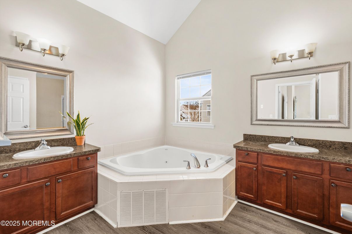 Bathroom, Dual Sink Vanities, Interior