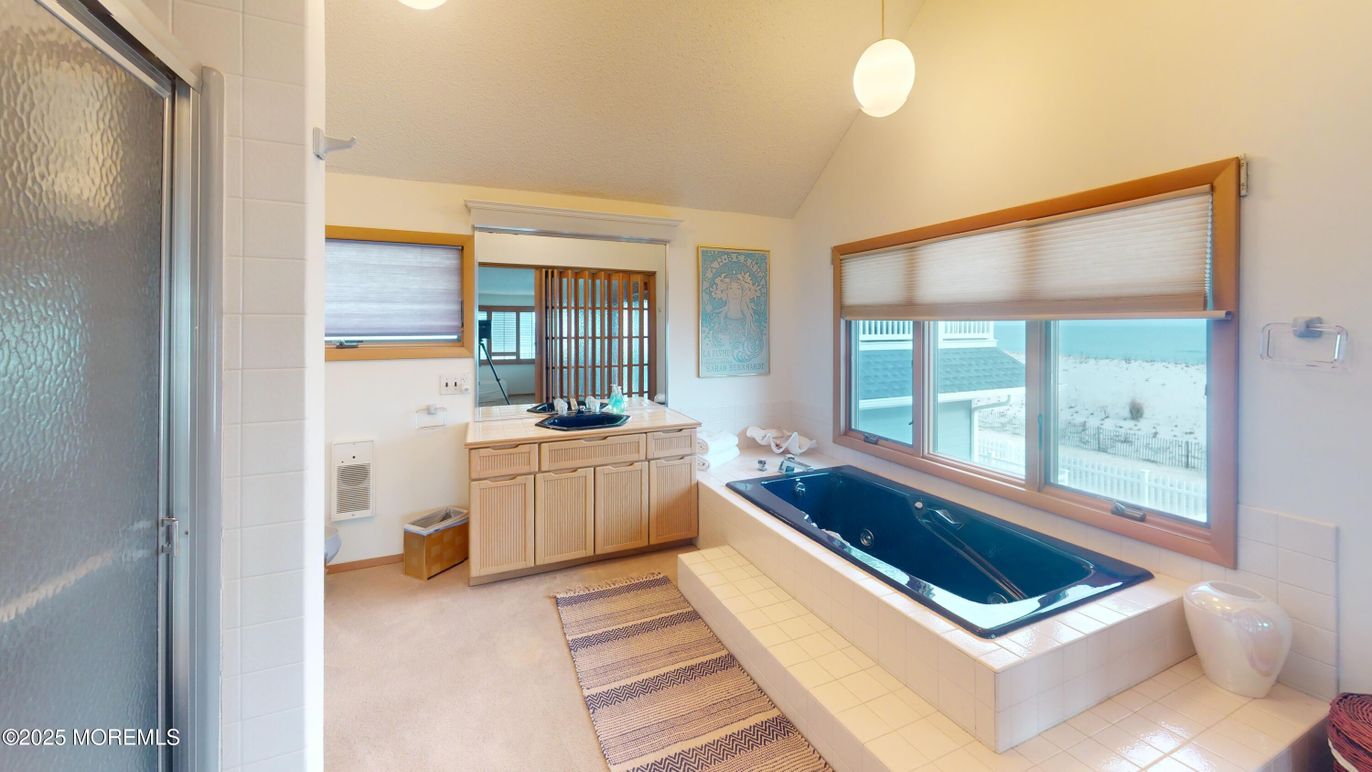 Bathroom, Interior, Pendant Lights, Water