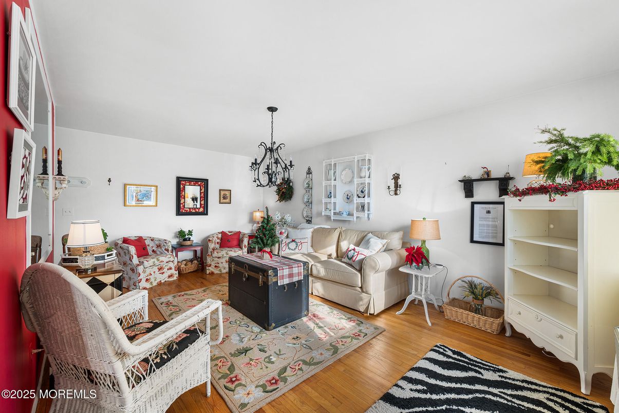 Interior, Living room, Pendant Lights, Wood Texture Flooring