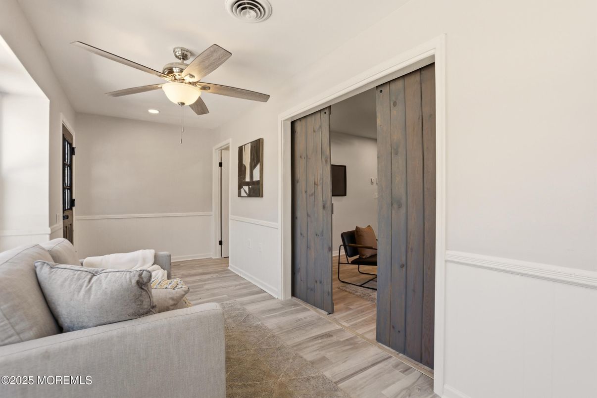 Interior, Recessed Lighting, Wood Texture Flooring