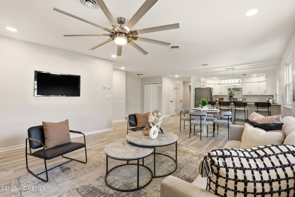 Dining room, Interior, Kitchen, Living room, Pendant Lights, Recessed Lighting, Wood Texture Flooring
