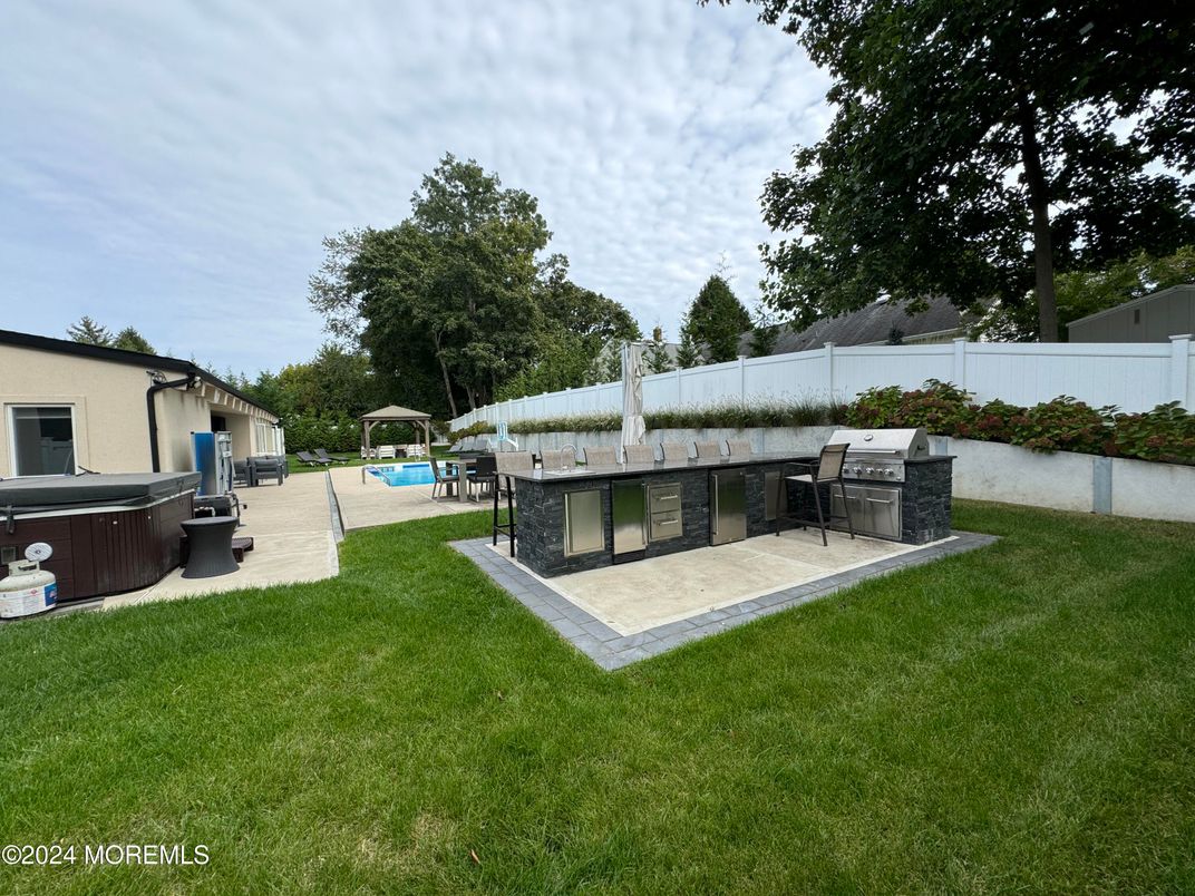 Backyard, Exterior, Hot Tub, Outdoor Kitchen