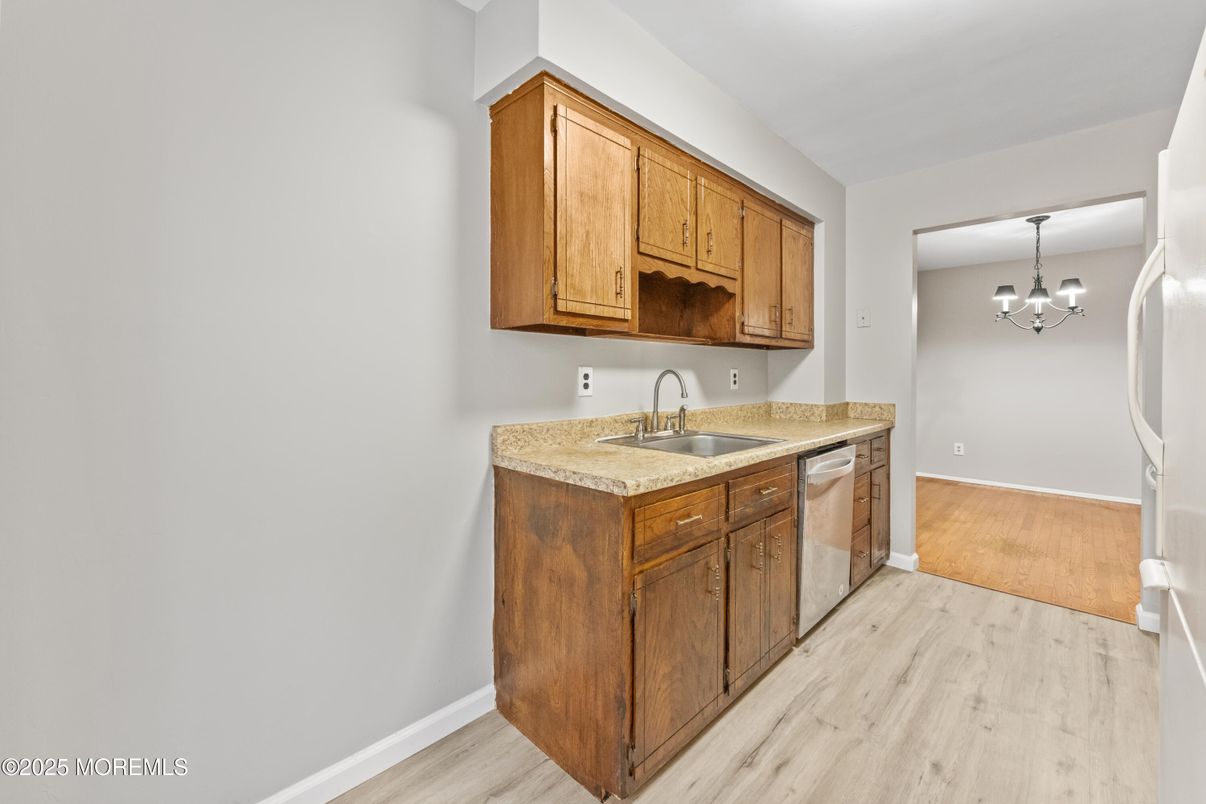 Chandelier, Interior, Kitchen, Wood Texture Flooring
