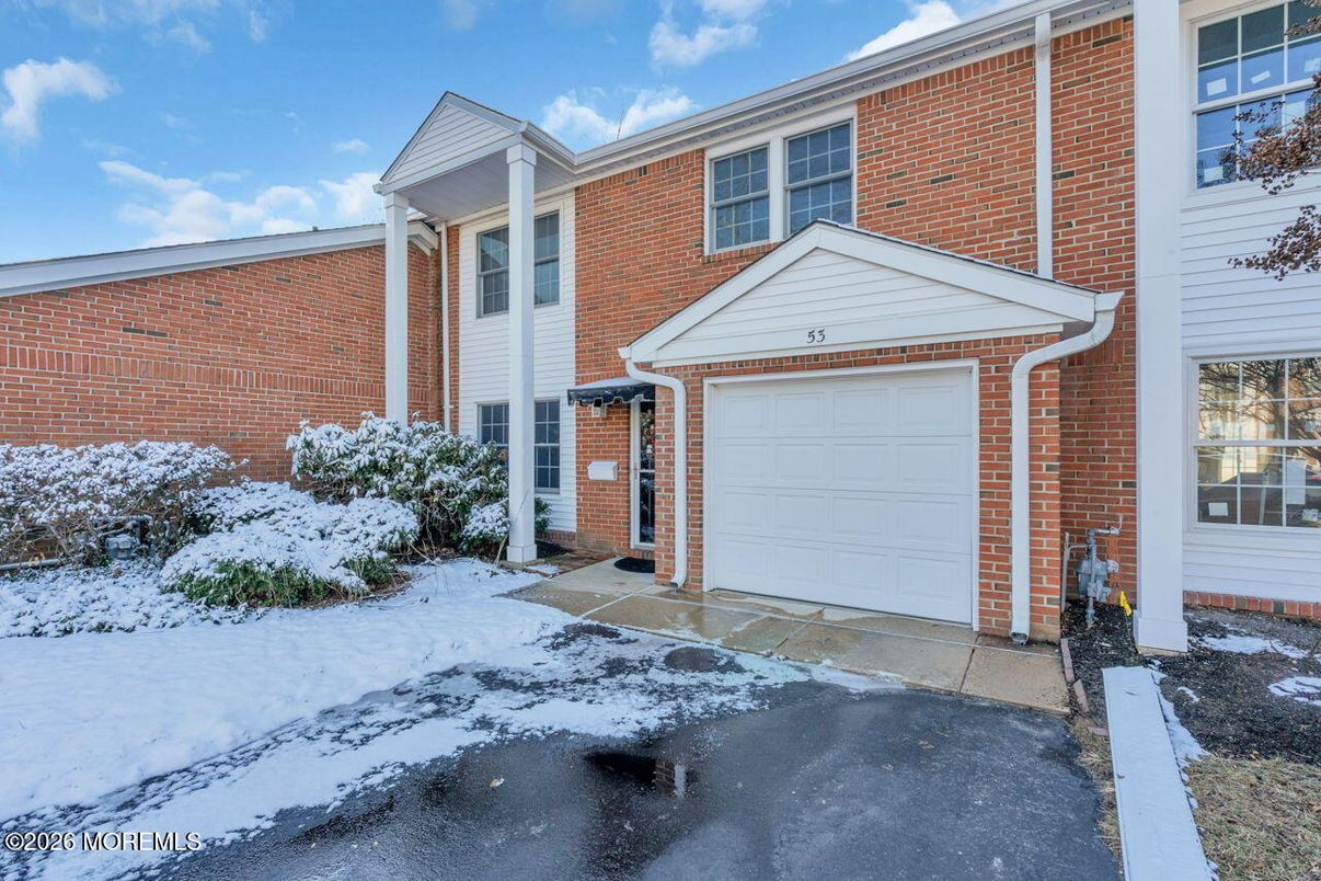 Attached, Exterior, Facade, Brick Facade, Rowhouse