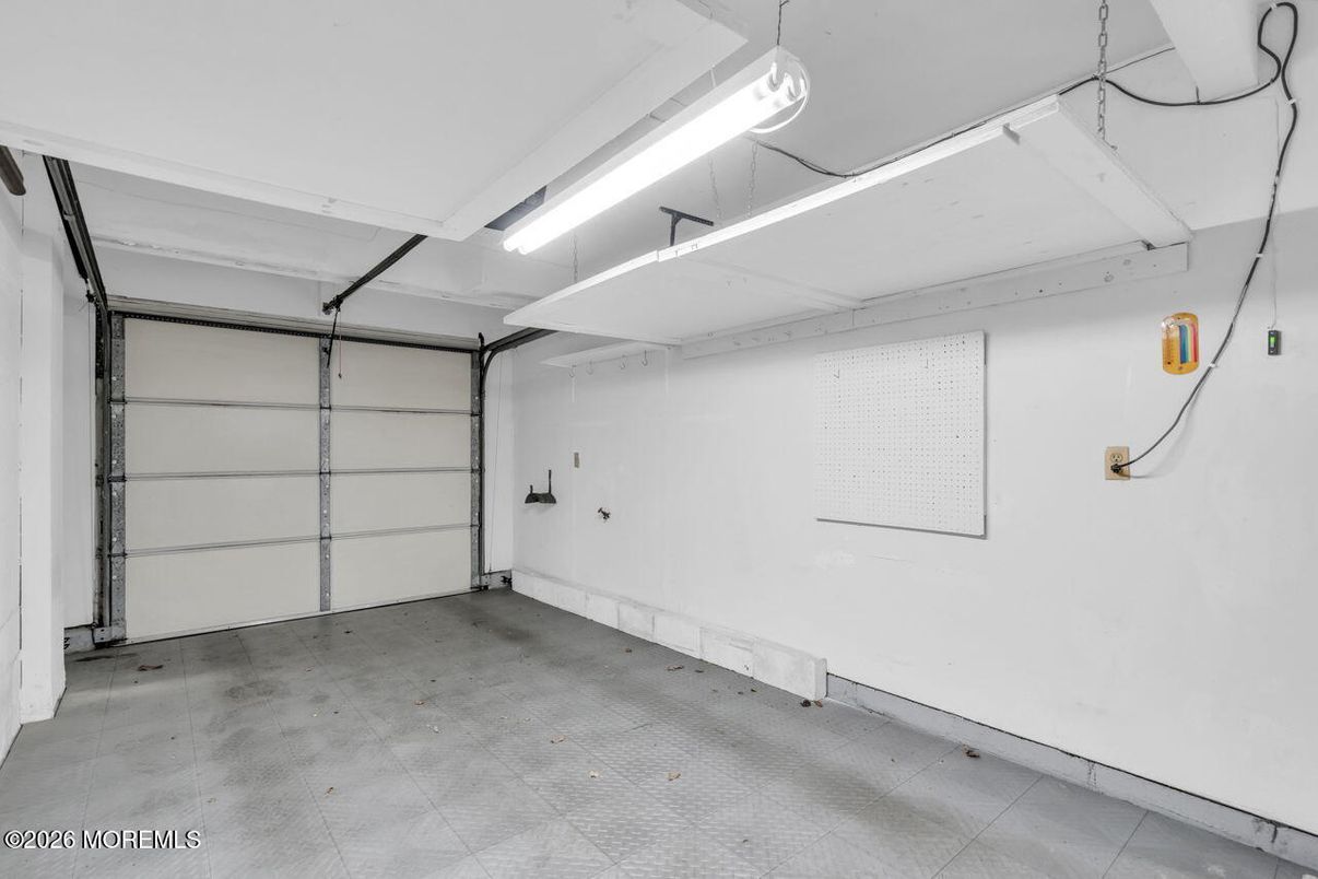 Garage, Interior