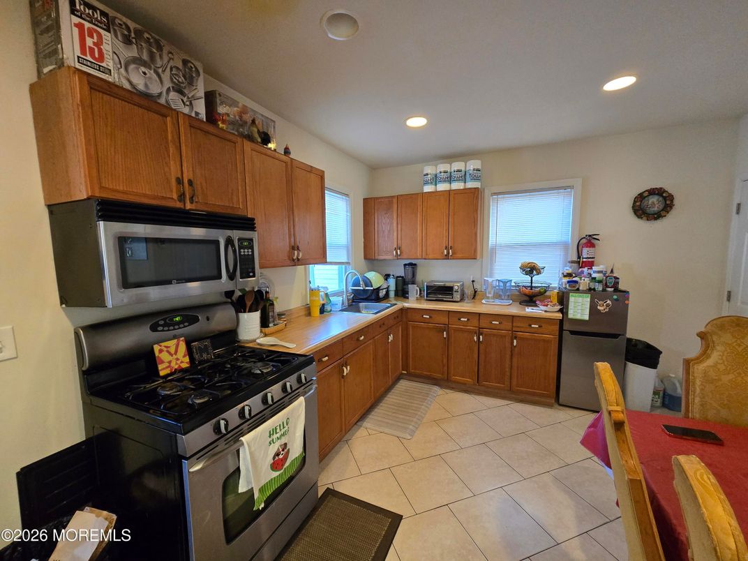 Interior, Kitchen, Recessed Lighting, Water