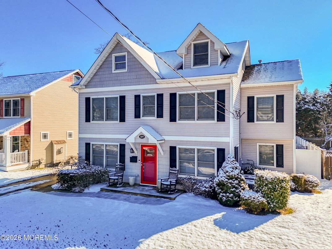 Exterior, Facade, Georgian