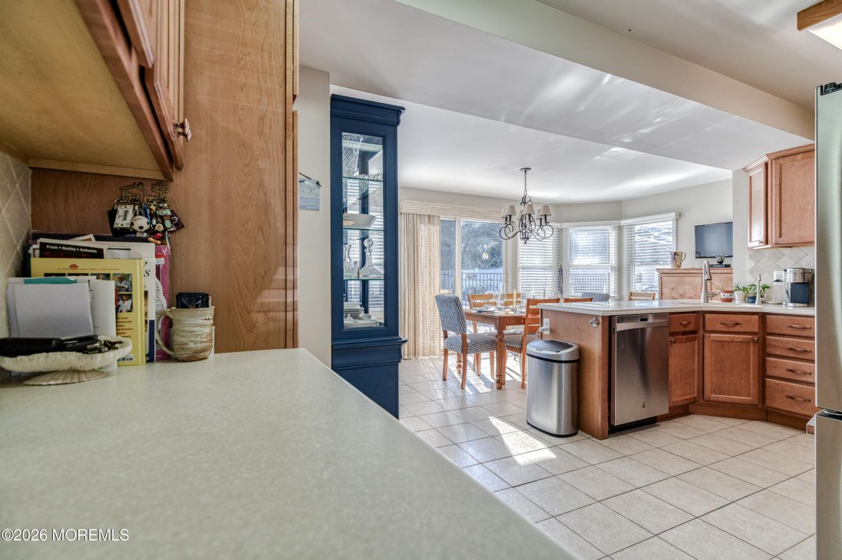 Chandelier, Dining room, Interior, Kitchen