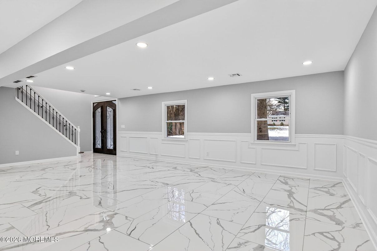 Empty room, Interior, Marble, Recessed Lighting