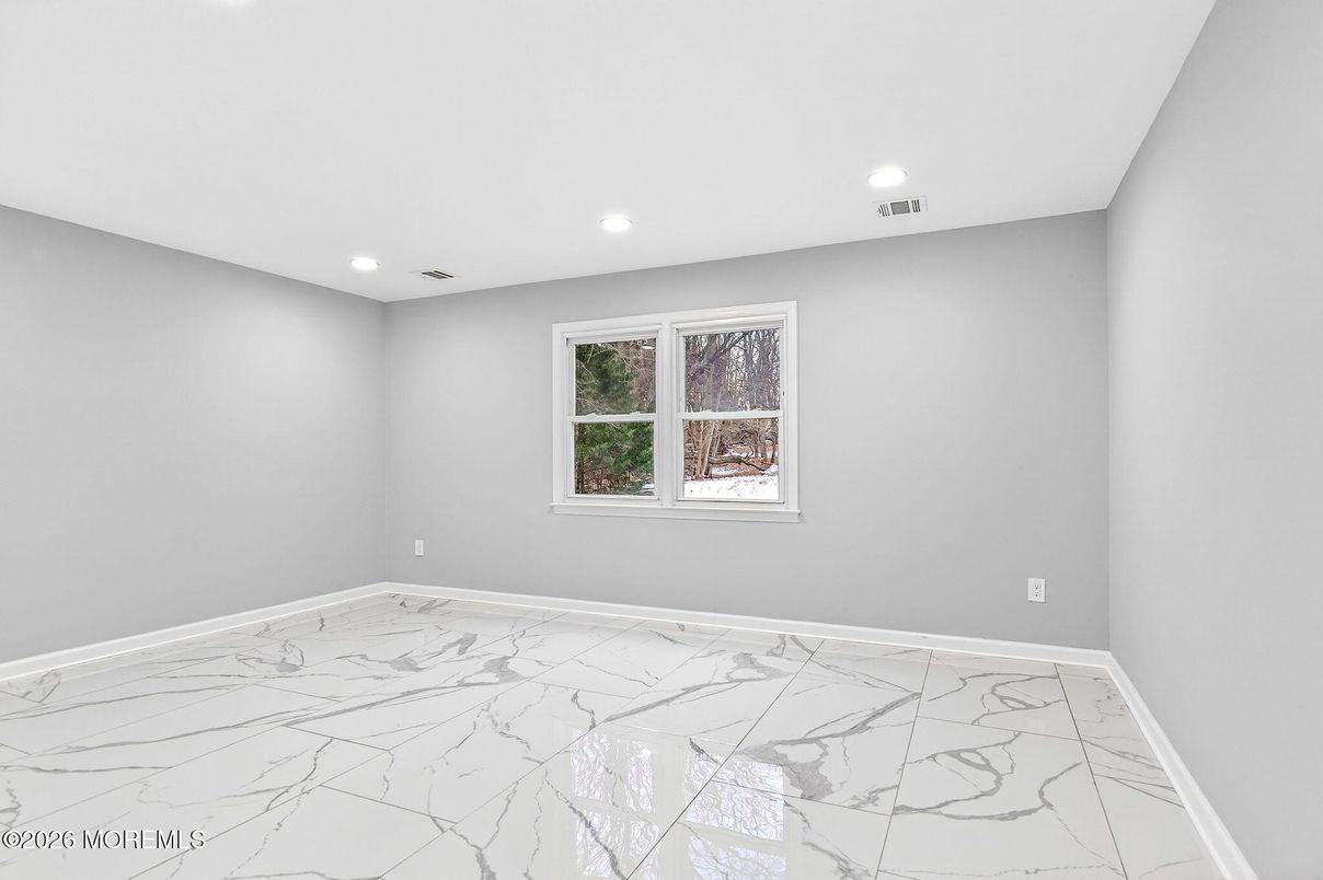 Empty room, Interior, Marble, Recessed Lighting
