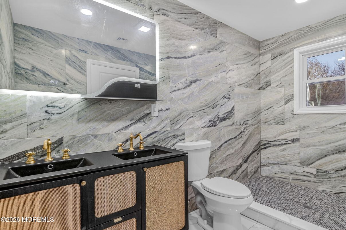 Bathroom, Interior, Marble Walls, Recessed Lighting
