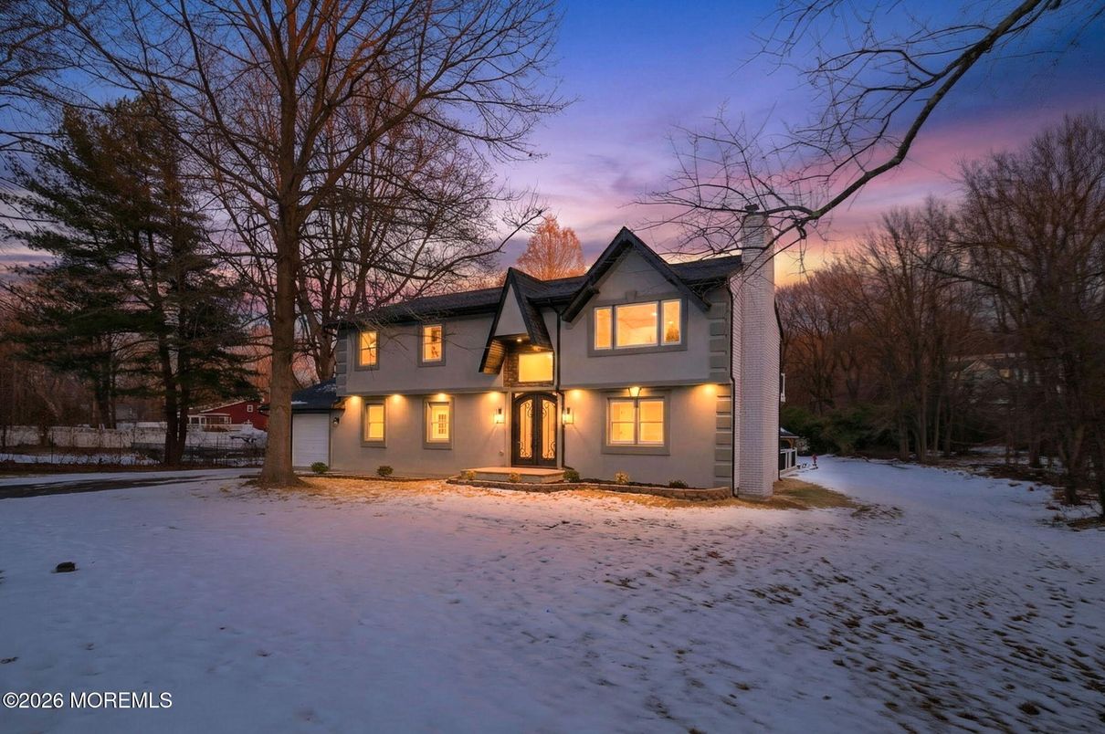 Backyard, Exterior, Facade, Queen Anne Victorian