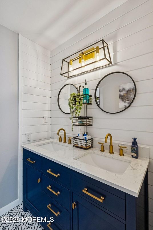 Bathroom, Dual Sink Vanities, Interior