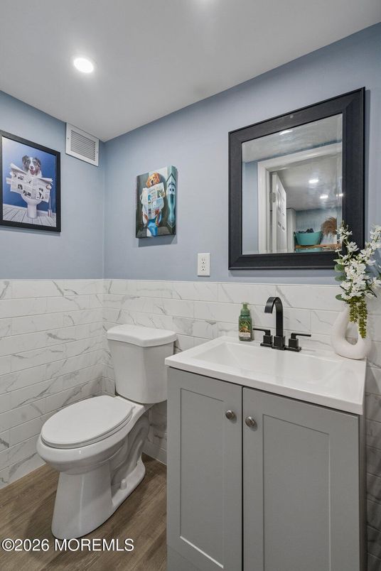 Bathroom, Interior, Recessed Lighting, Wood Texture Flooring