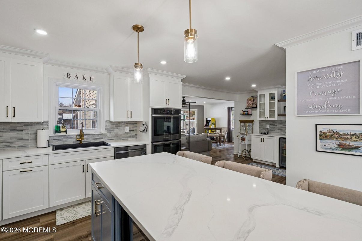 Dining room, Interior, Kitchen, Pendant Lights, Recessed Lighting, Wood Texture Flooring
