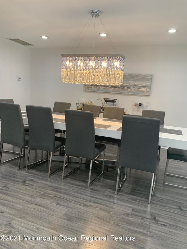Chandelier, Dining room, Interior, Recessed Lighting, Wood Texture Flooring