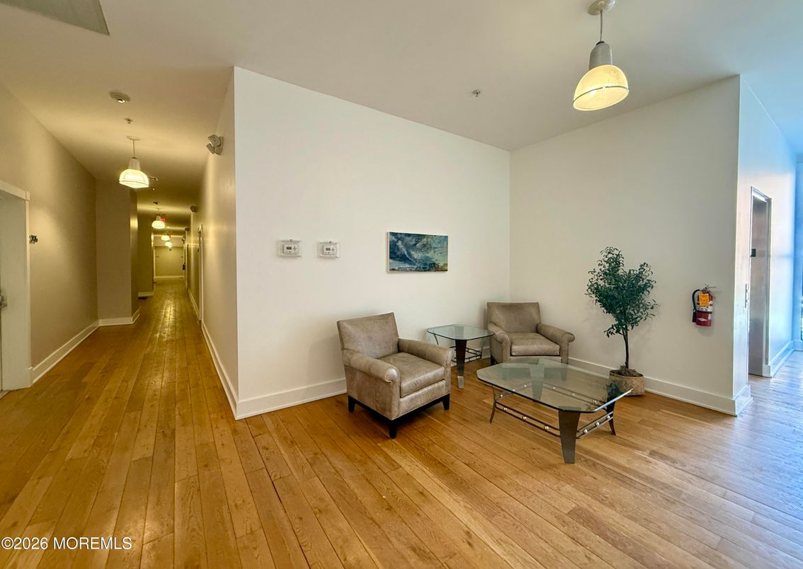 Interior, Pendant Lights, Wood Texture Flooring