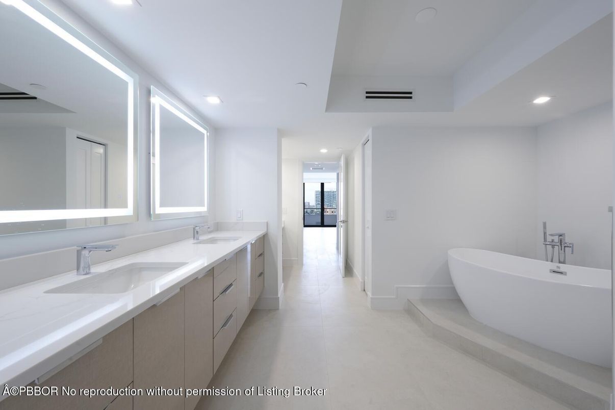 Bathroom, Dual Sink Vanities, Free Standing Baths, Interior, Recessed Lighting