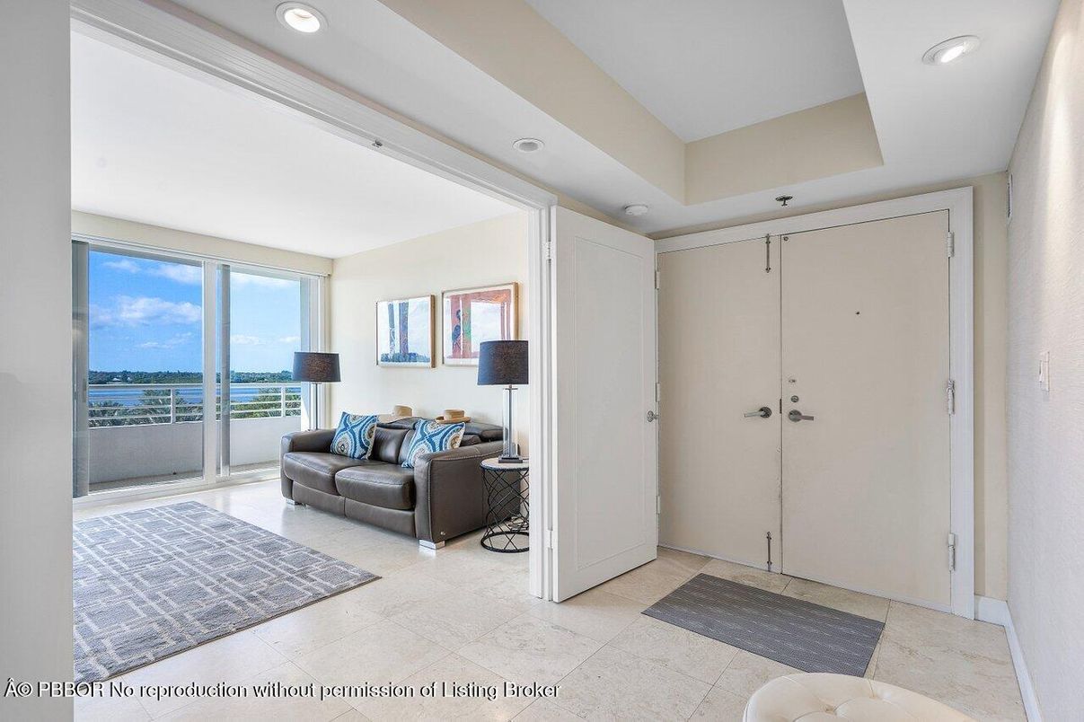 Interior, Living room, Recessed Lighting, Water