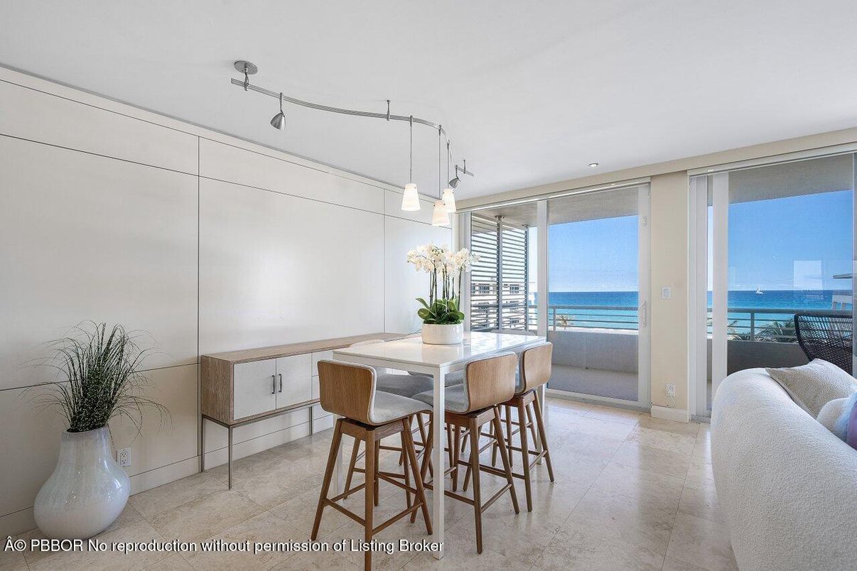 Dining room, Interior, Pendant Lights, Water