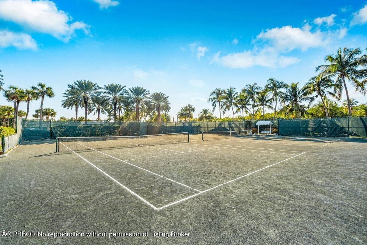 Exterior, Tennis Courts
