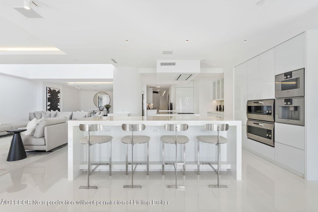 Interior, Kitchen, Living room, Recessed Lighting, Stainless Steel Appliances