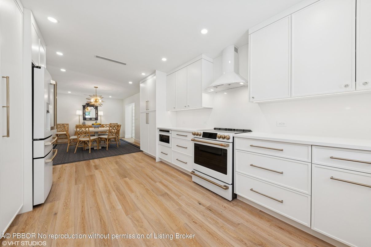 Chandelier, Dining room, Interior, Kitchen, Recessed Lighting, Wood Texture Flooring