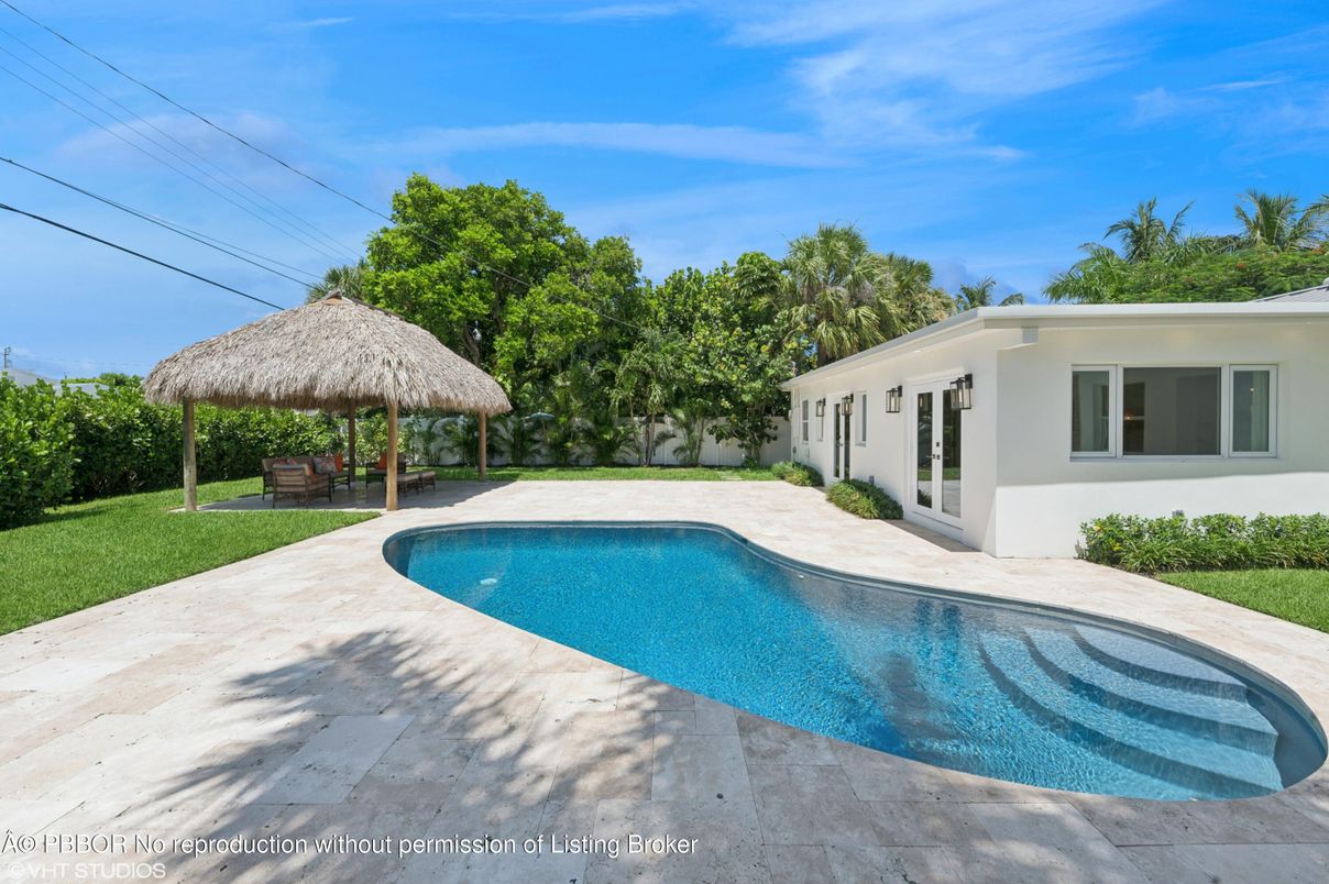 Exterior, Pool
