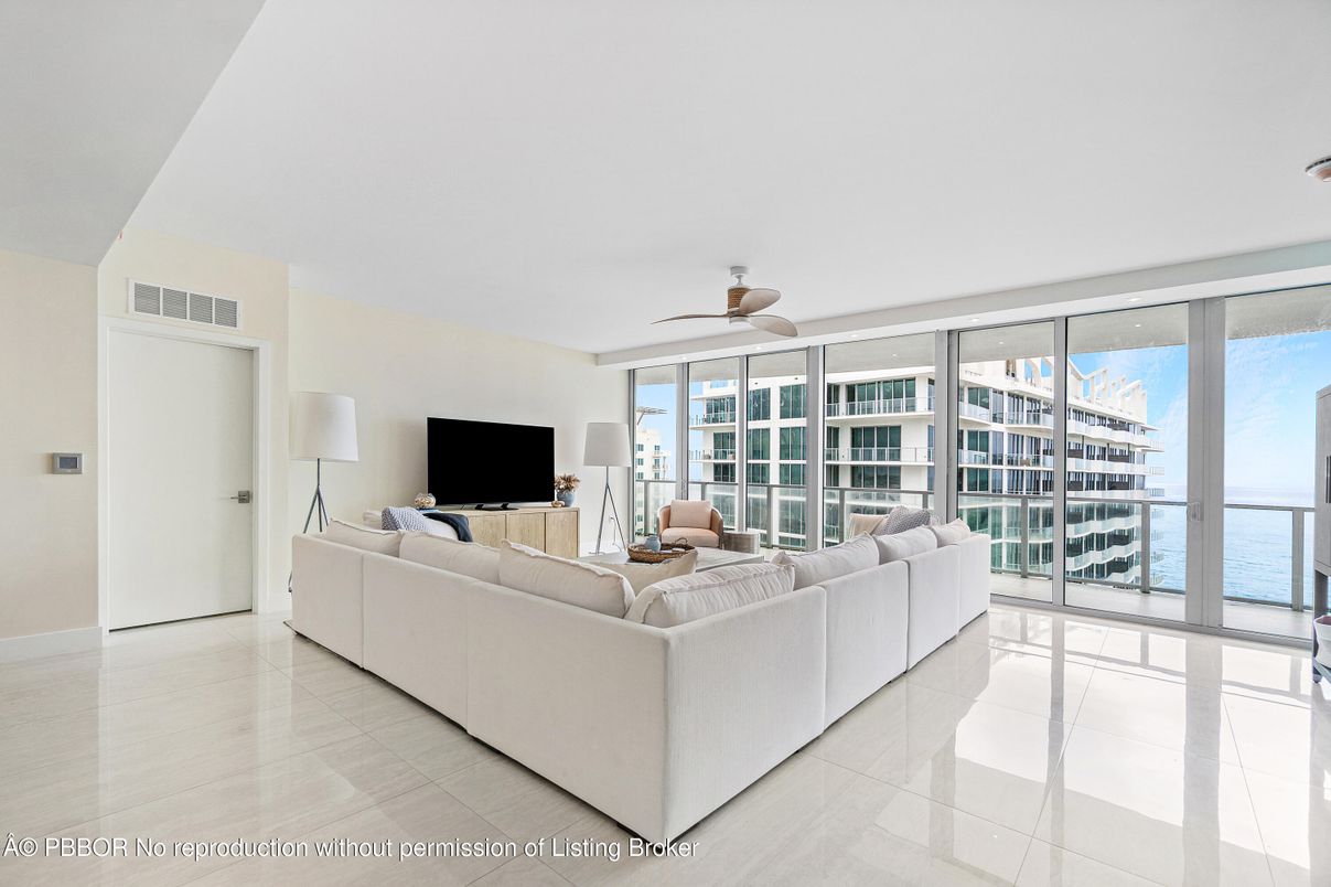 Interior, Living room, Water