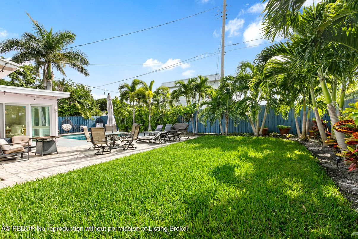 Backyard, Exterior