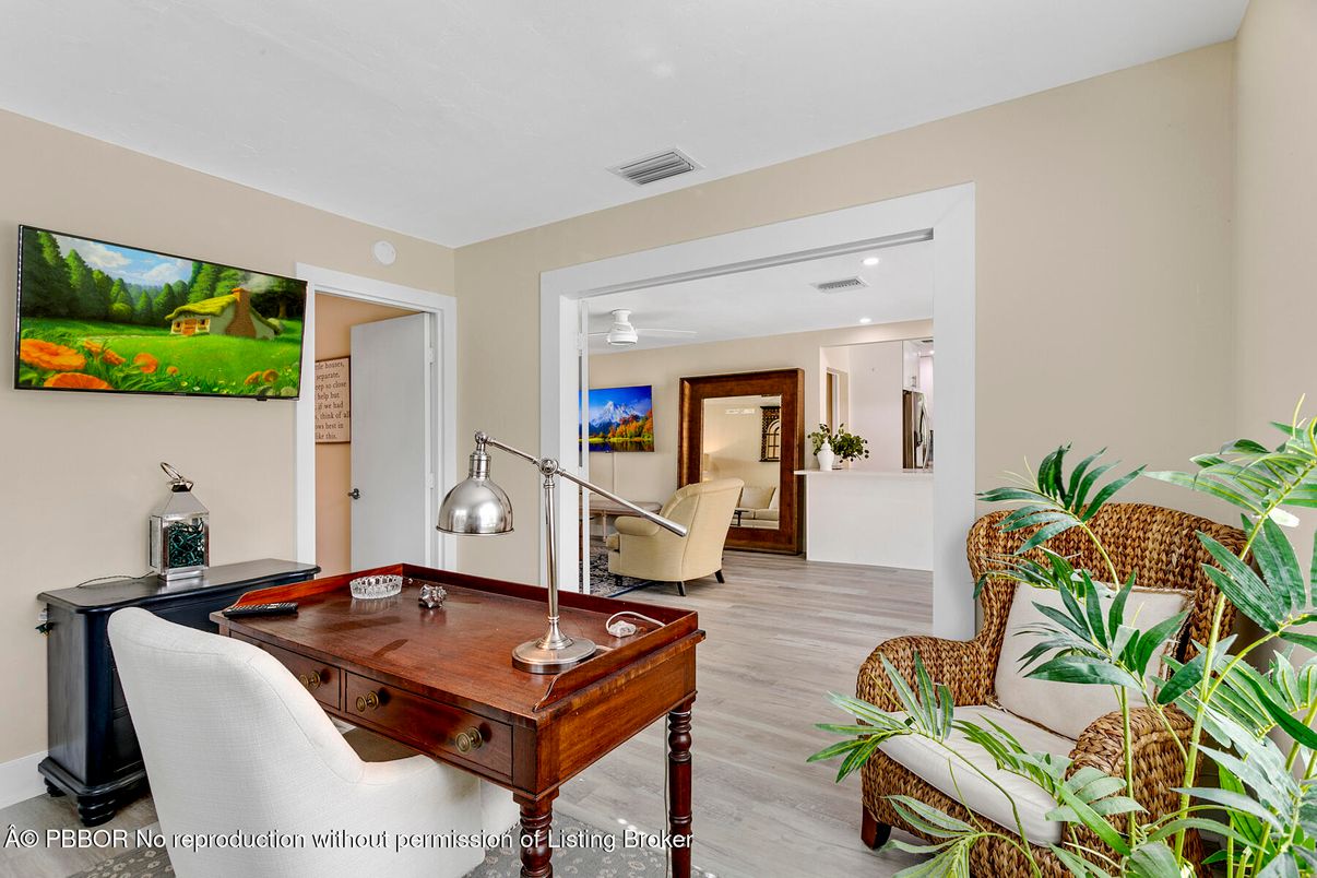 Home Office, Interior, Recessed Lighting, Wood Texture Flooring