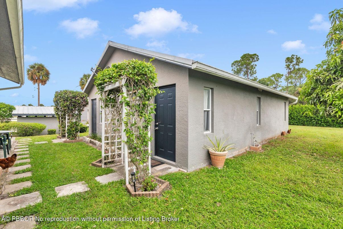 Backyard, Exterior