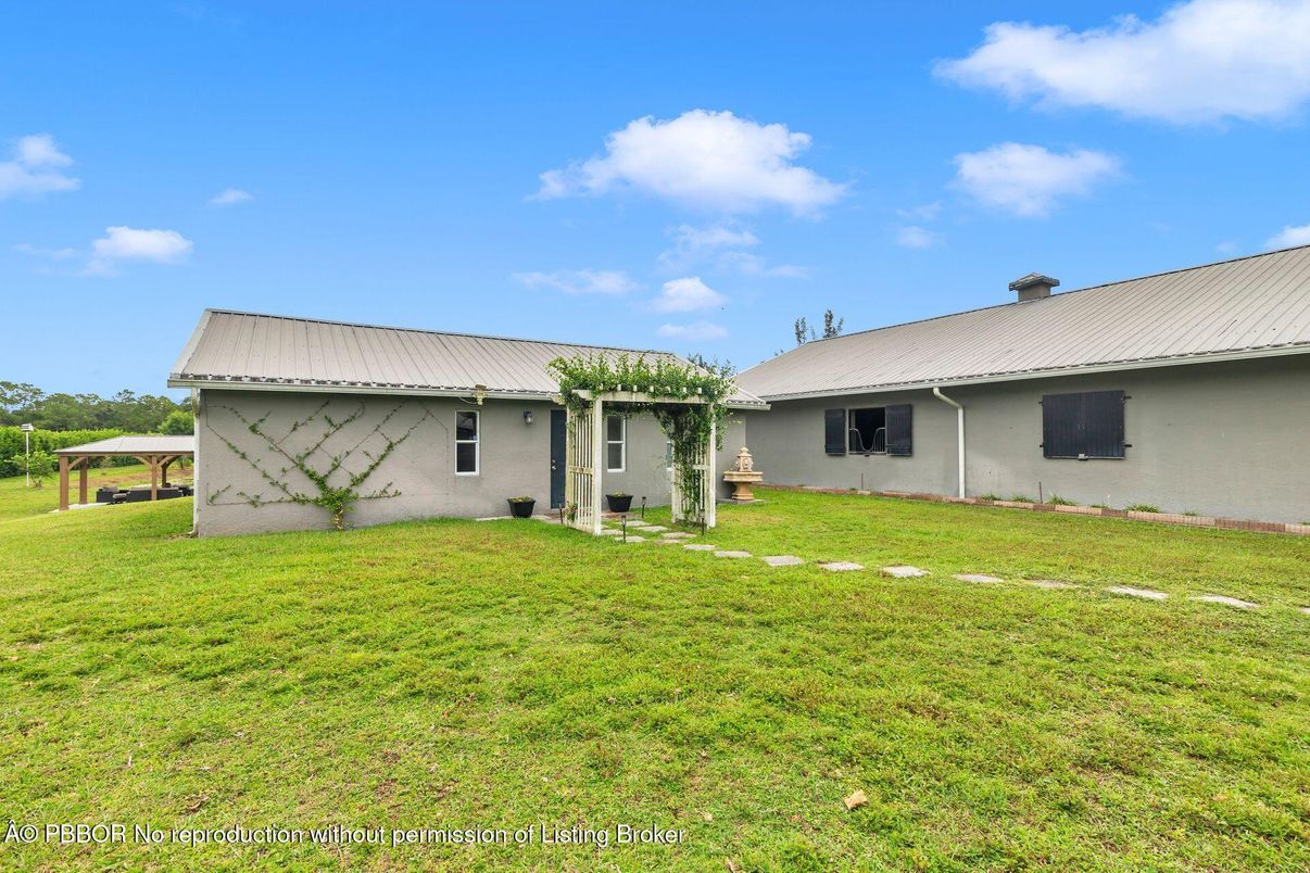 Backyard, Exterior