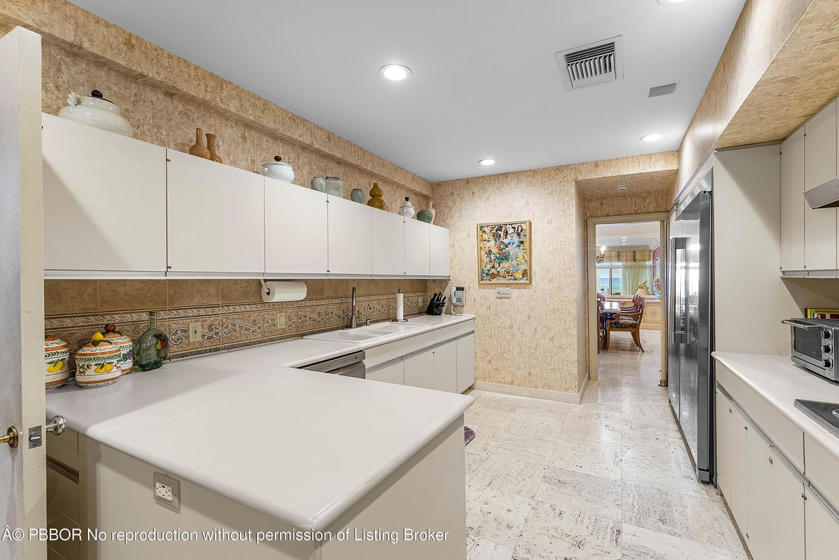 Dining room, Interior, Kitchen, Recessed Lighting