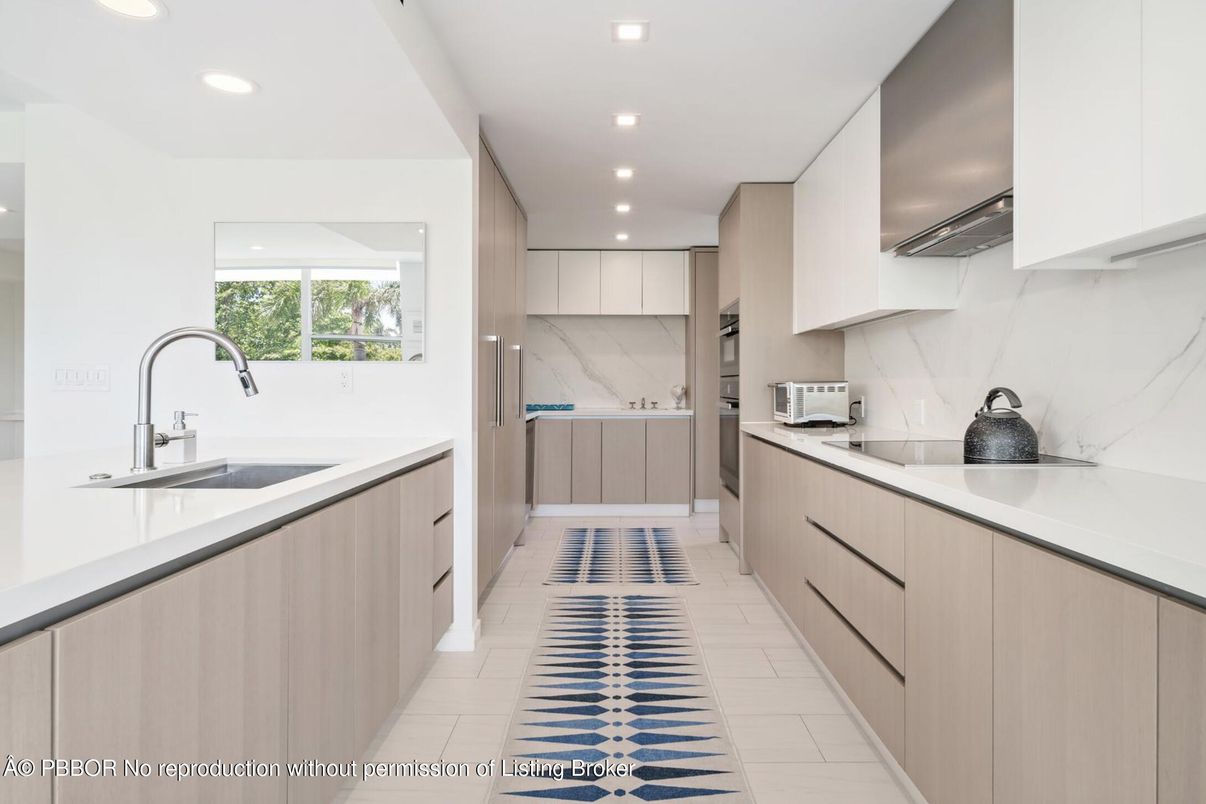 Interior, Kitchen, Marble, Marble Walls, Recessed Lighting