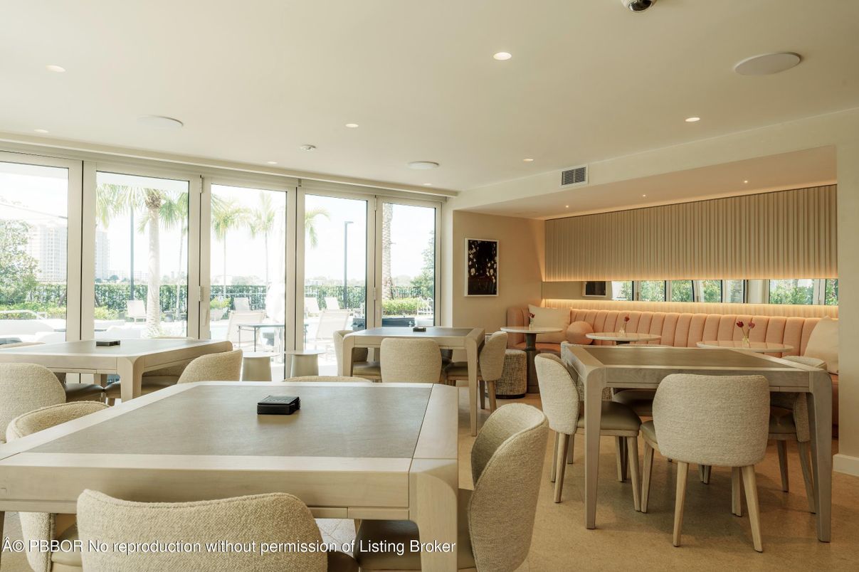 Dining room, Interior, Recessed Lighting