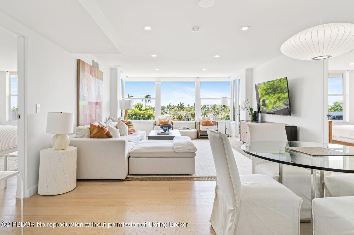 Dining room, Interior, Living room, Pendant Lights, Recessed Lighting, Water, Wood Texture Flooring