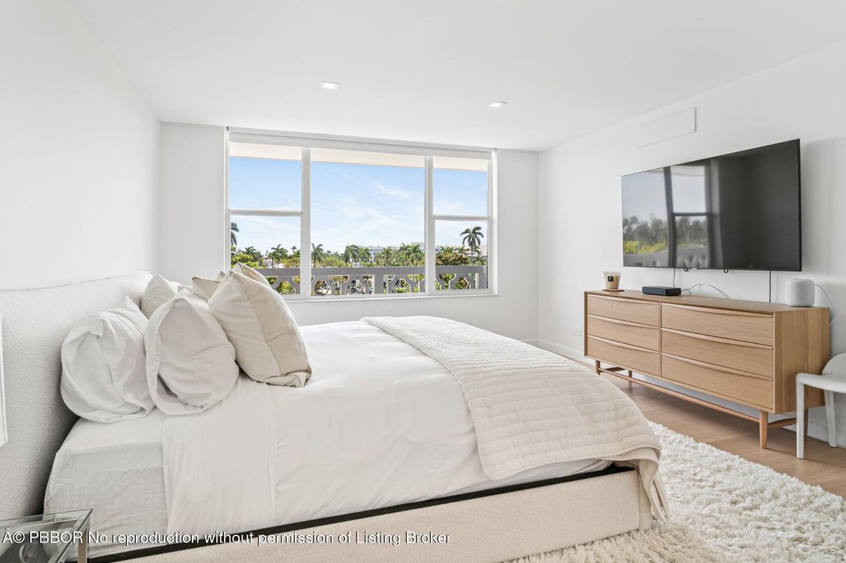Bedroom, Interior, Recessed Lighting, Water, Wood Texture Flooring